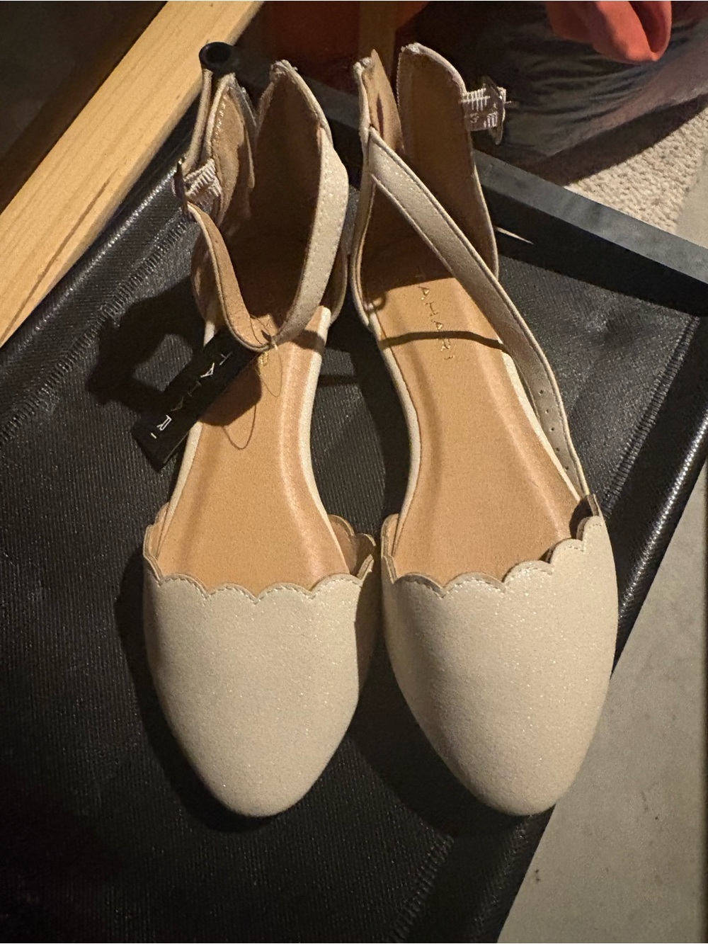 NWT-Tahari Ankle Strap Scallop Edge Flats in Light Beige-size 2